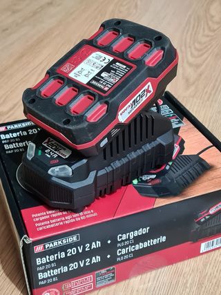 Cargador y batería 20v, 2Ah 