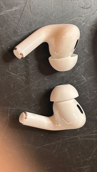 AirPods Pro 2 con custodia di ricarica MagSafe 