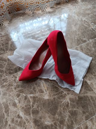 Zapatos de tacón rojos número 35
