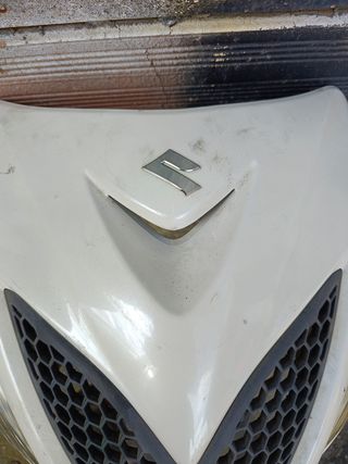 Frontal , escudo, carcasa Suzuki sixteen 125