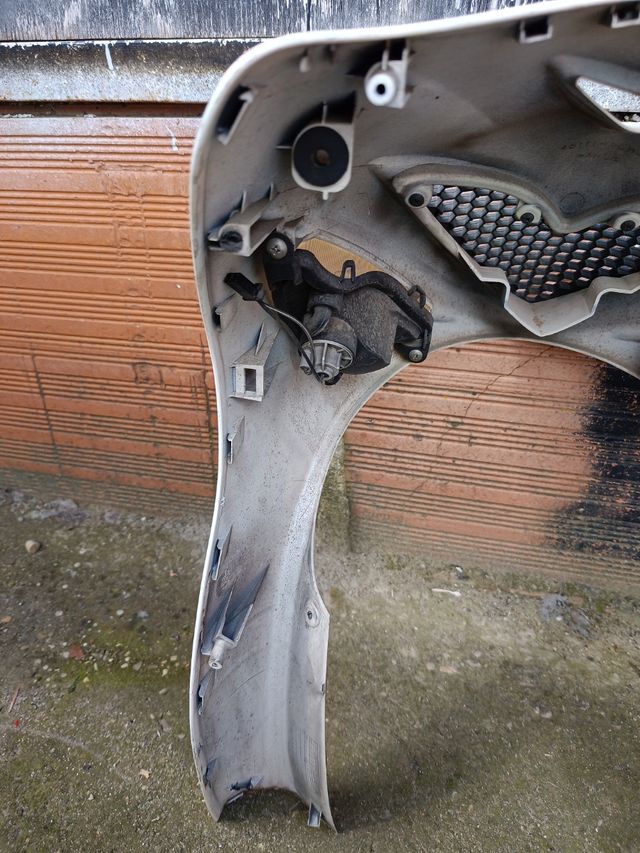 Frontal , escudo, carcasa Suzuki sixteen 125