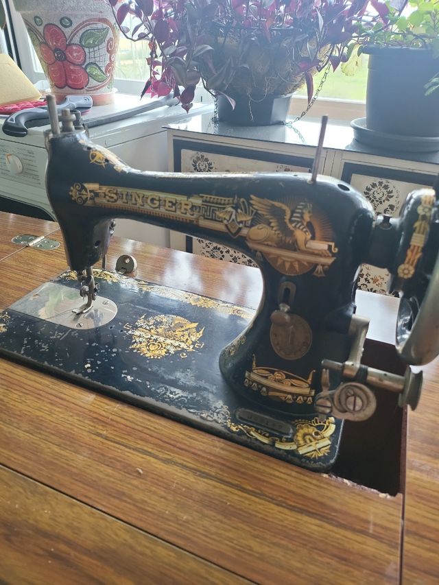 Maquina de coser singer antigua,  venta en persona