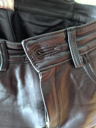 Pantalón de piel de mujer 