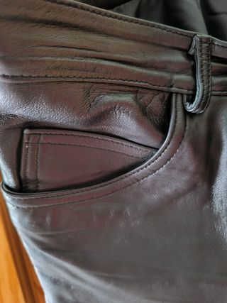 Pantalón de piel de mujer 
