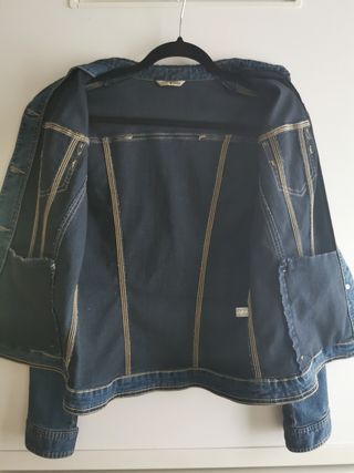 Cazadora vaquera entallada elástica