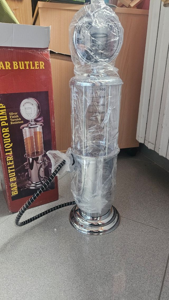 Bar butler liquor pump