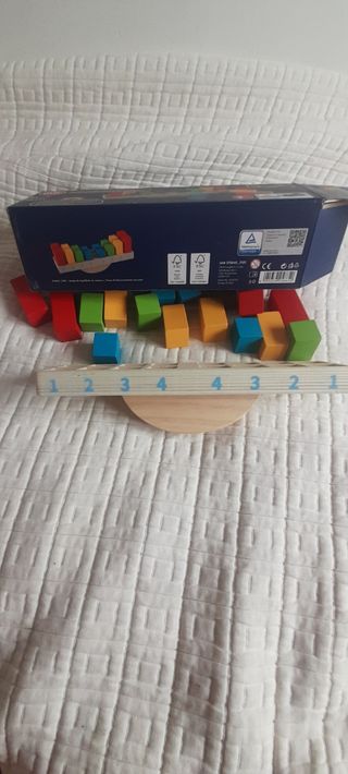 Juego de equilibrio de madera.