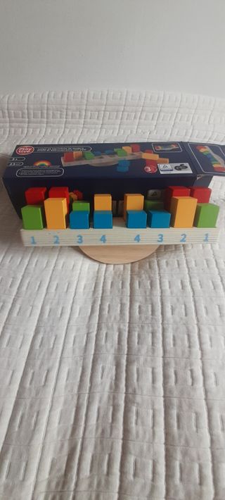 Juego de equilibrio de madera.