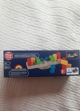 Juego de equilibrio de madera.