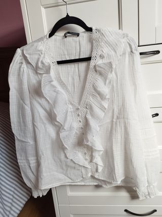 Blusa rustica volantes Zara