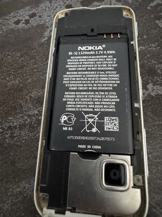 Nokia 5230 gris tapa trasera turquesa con cargador