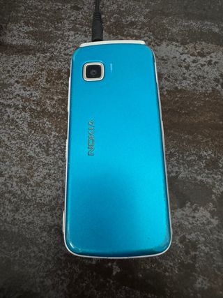 Nokia 5230 gris tapa trasera turquesa con cargador