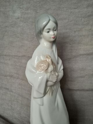 FIGURA DE PORCELANA 