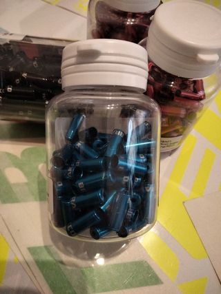 Terminales metálicos funda azules