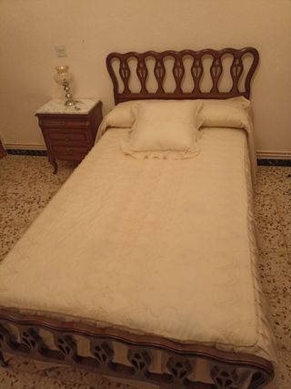 Cama de madera 