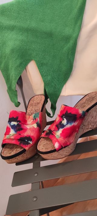 Sandalias coloridas cuña corcho 