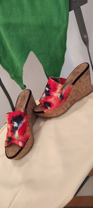 Sandalias coloridas cuña corcho 