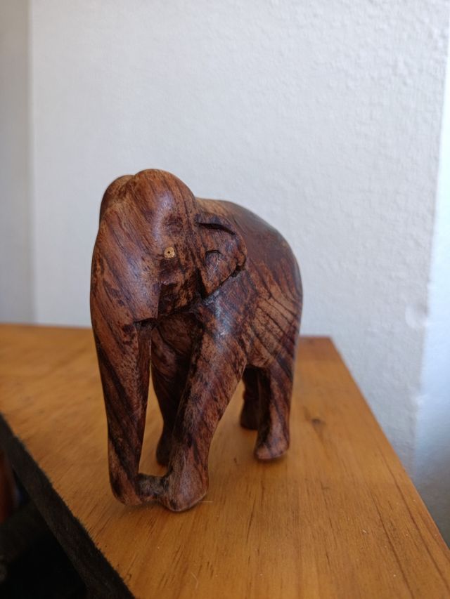 Estatua- Escultura -Elefante de madera africana