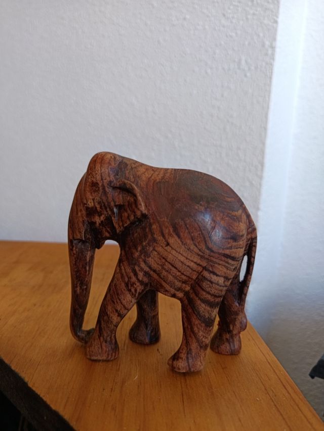 Estatua- Escultura -Elefante de madera africana