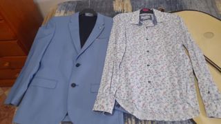 CHAQUETA AMERICANA Y CAMISA