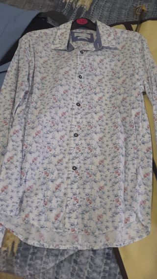 CHAQUETA AMERICANA Y CAMISA
