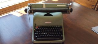 Maquina de escribir olivetti