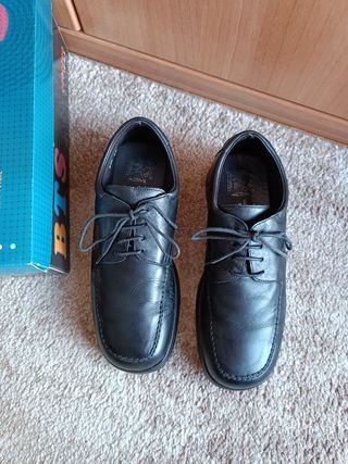 Zapatos de hombre negro n°42, marca"Botanas".