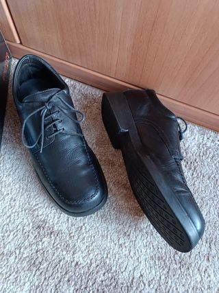 Zapatos de hombre negro n°42, marca"Botanas".