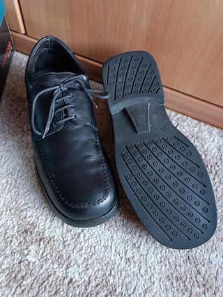 Zapatos de hombre negro n°42, marca"Botanas".