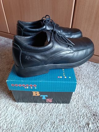 Zapatos de hombre negro n°42, marca"Botanas".