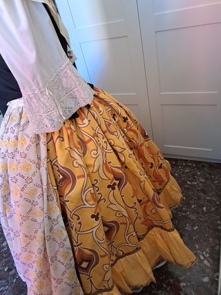 Traje de fallera huertana