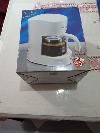 Cafetera eléctrica marca Jata a estrenar