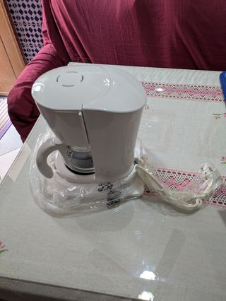 Cafetera eléctrica marca Jata a estrenar