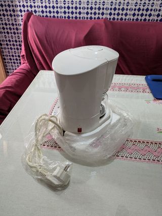 Cafetera eléctrica marca Jata a estrenar