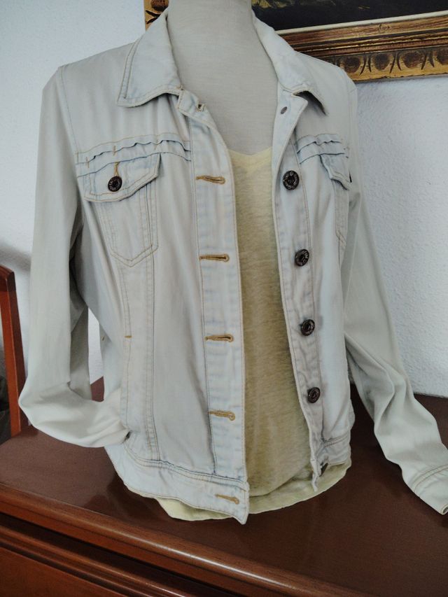 LOTE dos chaquetas vaqueras talla L marcas varias