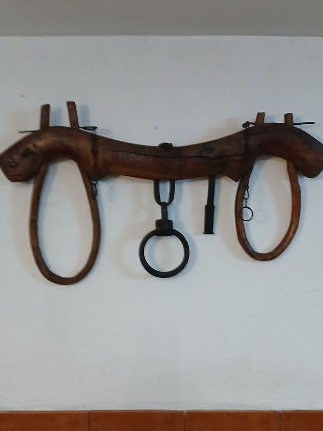 Antiguo yugo  como nuevo 