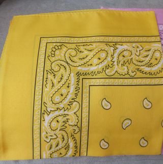 2 PAÑUELOS BANDANA ROSA Y AMARILLO