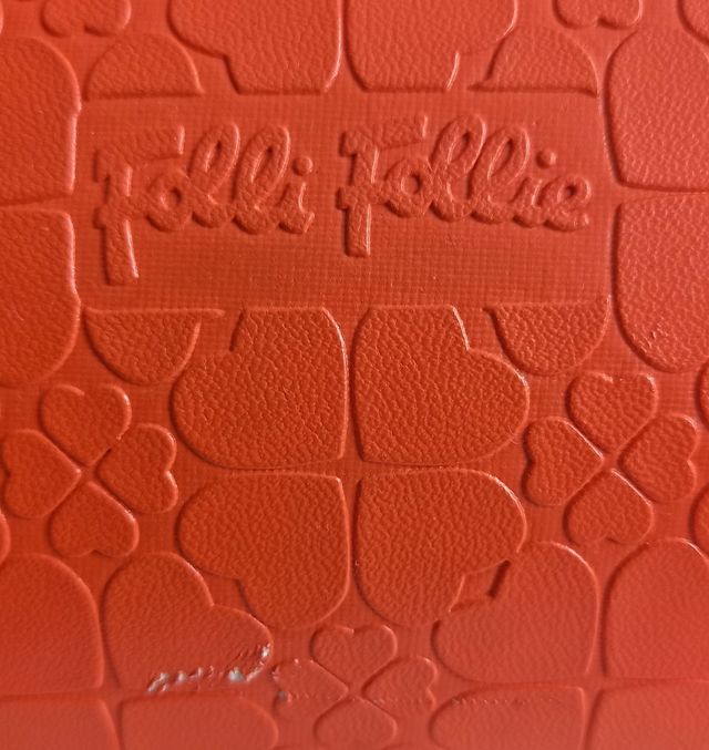 Funda rígida clutch Folli Follie