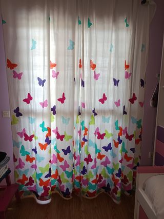 Se vende cortina y lámpara de mariposas