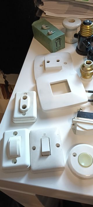 Material eléctrico,vintage, barato.