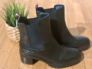 Botin negro Tommy Hilfiger mujer