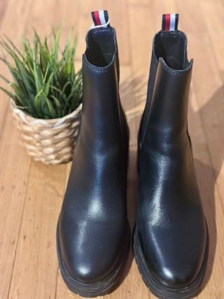 Botin negro Tommy Hilfiger mujer