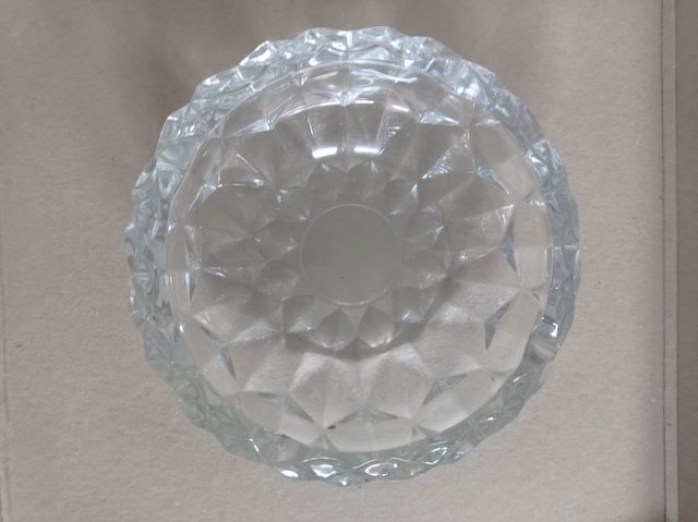 Cenicero de cristal labrado