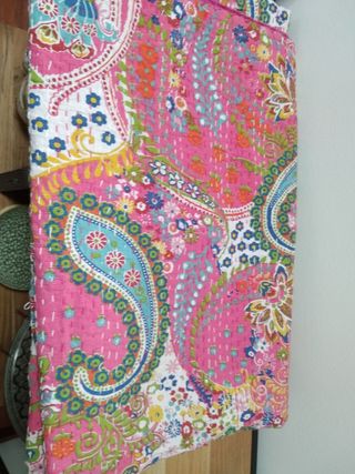 Colcha hindú hecha a mano.Delgada.