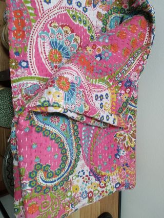 Colcha hindú hecha a mano.Delgada.