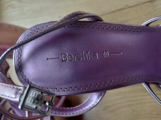 Sandalias de tacón moradas