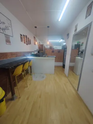 Pizzeria take away.