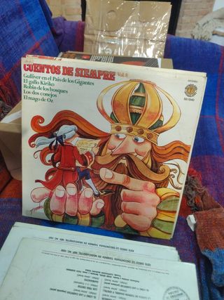 Lote 13 vinilos Cuentos Infantiles