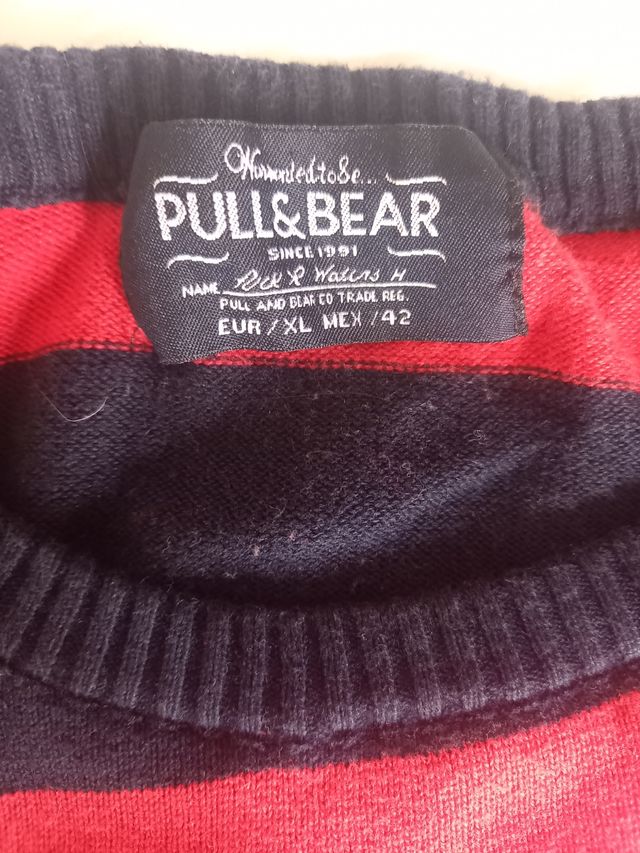 Jersey Rayas Negras Rojas Pull and bear Size XL 42
