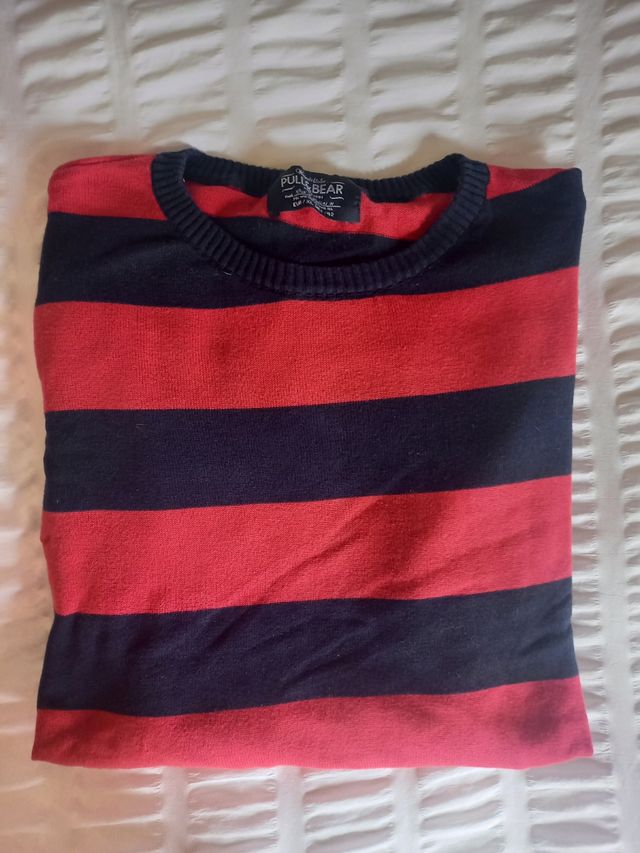 Jersey Rayas Negras Rojas Pull and bear Size XL 42